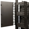 Kabelový manažer vertikální SmartRack 12 (30.48cm), kabelový kanál s výřezy pro kabely a krytem